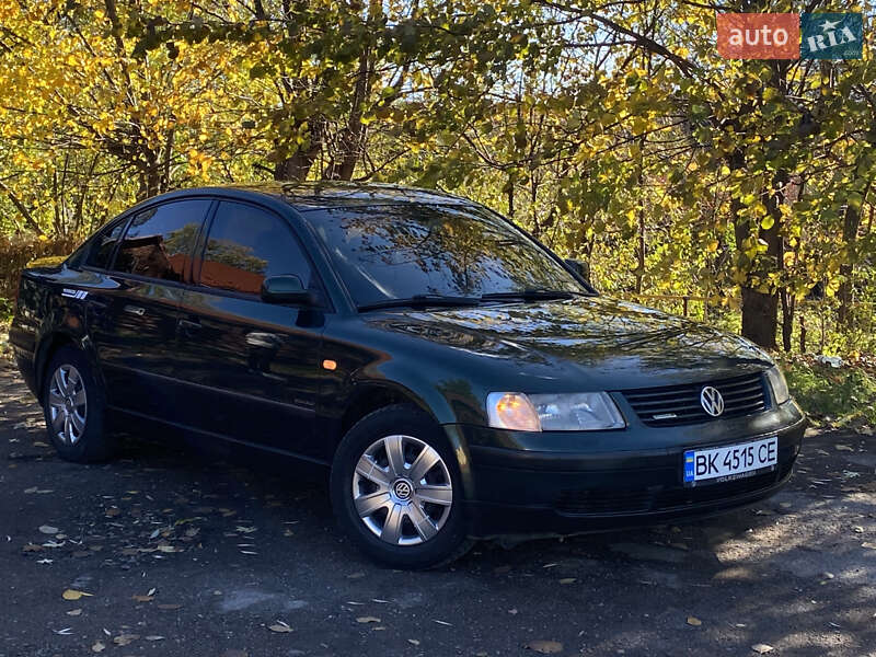 Седан Volkswagen Passat 1999 в Бориславе