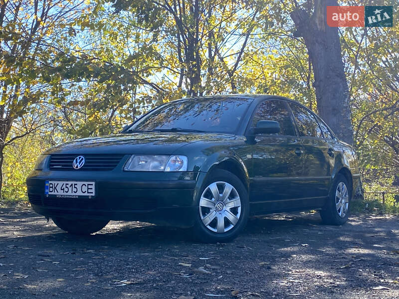 Седан Volkswagen Passat 1999 в Бориславе