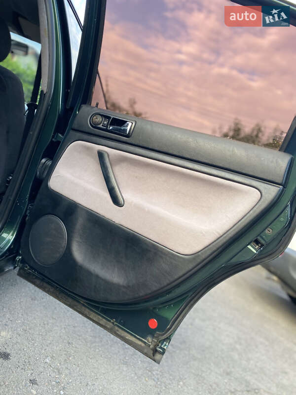 Седан Volkswagen Passat 1999 в Бориславе