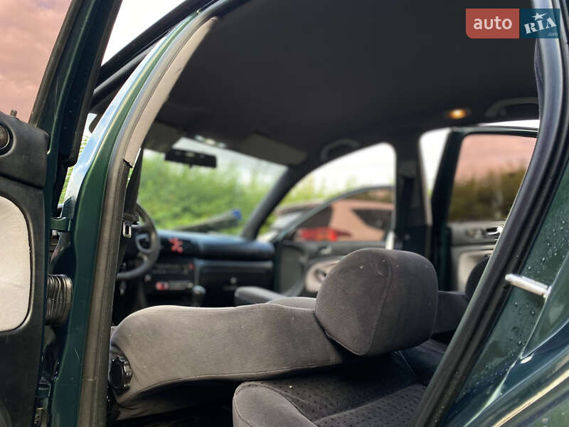 Седан Volkswagen Passat 1999 в Бориславе