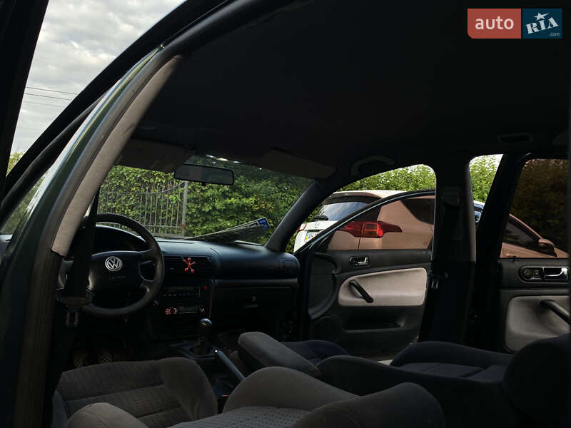 Седан Volkswagen Passat 1999 в Бориславе