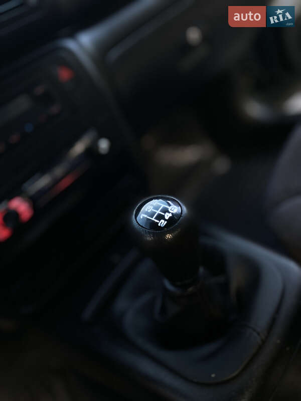 Седан Volkswagen Passat 1999 в Бориславе