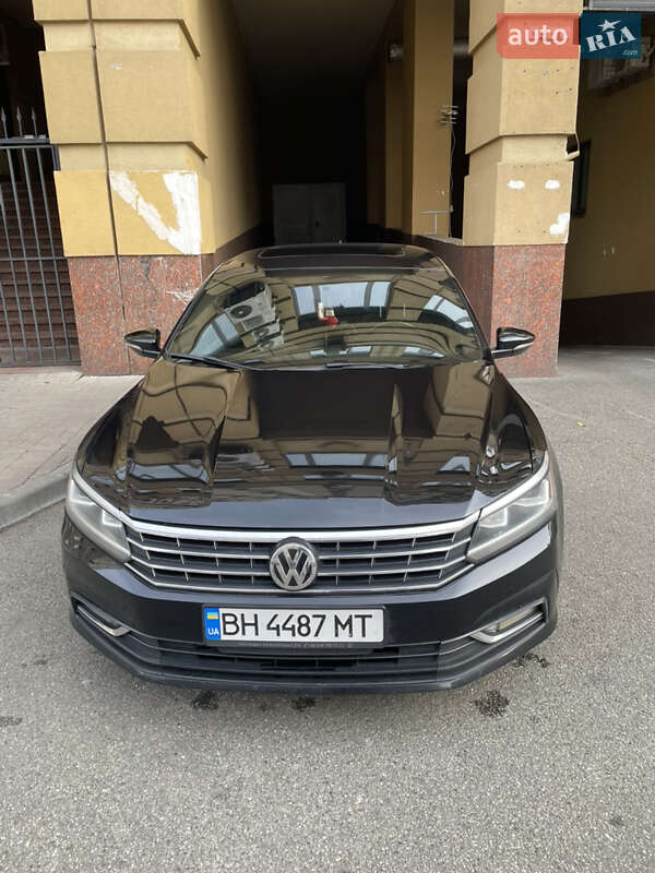Седан Volkswagen Passat 2018 в Одессе