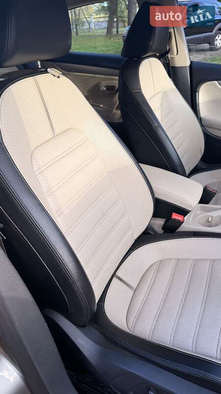 Седан Volkswagen Passat 2009 в Одессе