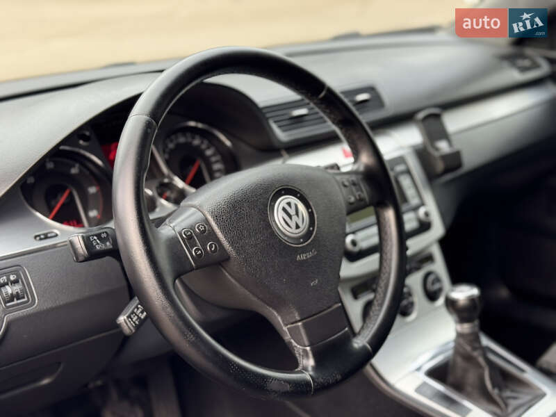 Универсал Volkswagen Passat 2007 в Ровно