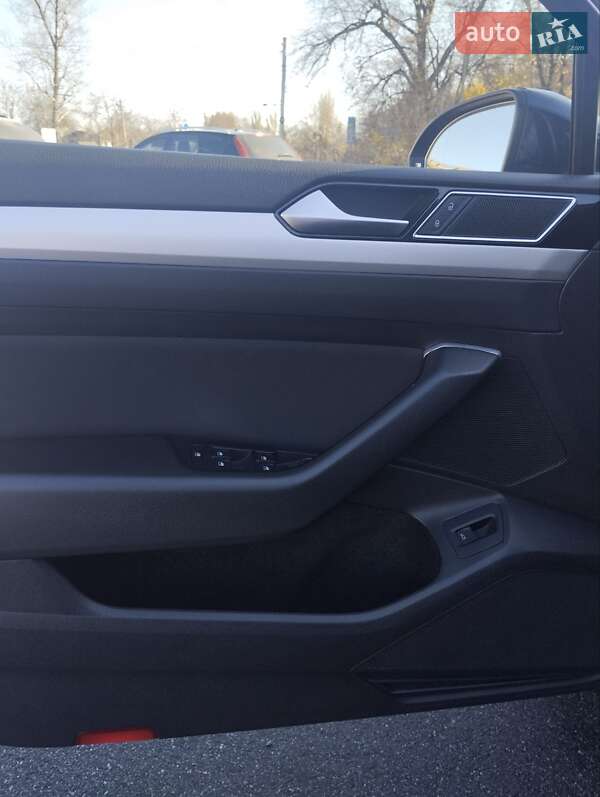 Универсал Volkswagen Passat 2016 в Казатине