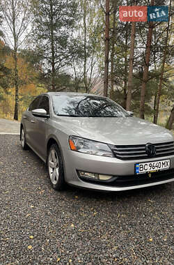 Седан Volkswagen Passat 2012 в Львове