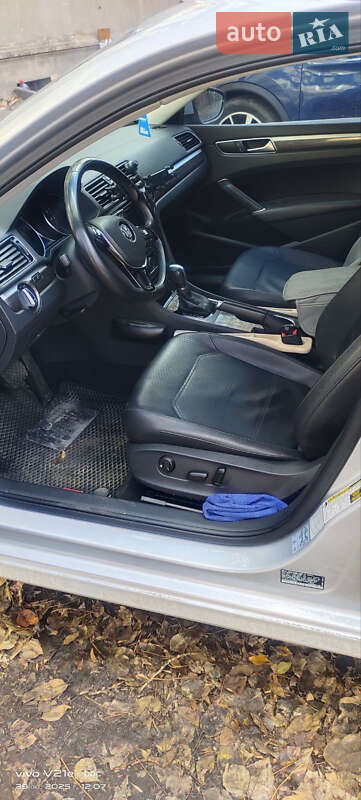 Седан Volkswagen Passat 2015 в Ивано-Франковске фото 10 Седан Volkswagen Passat 2015 в Ивано-Франковске