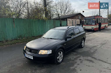 Універсал Volkswagen Passat 1998 в Чернівцях