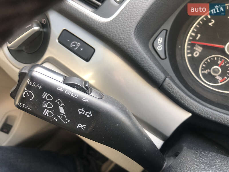 Седан Volkswagen Passat 2015 в Луцке