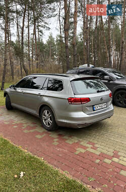 Универсал Volkswagen Passat 2015 в Киеве