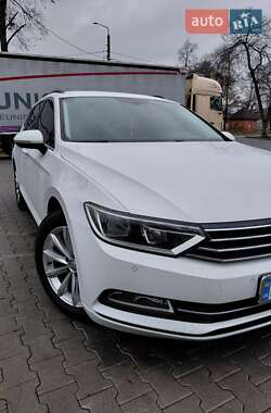 Універсал Volkswagen Passat 2016 в Дрогобичі