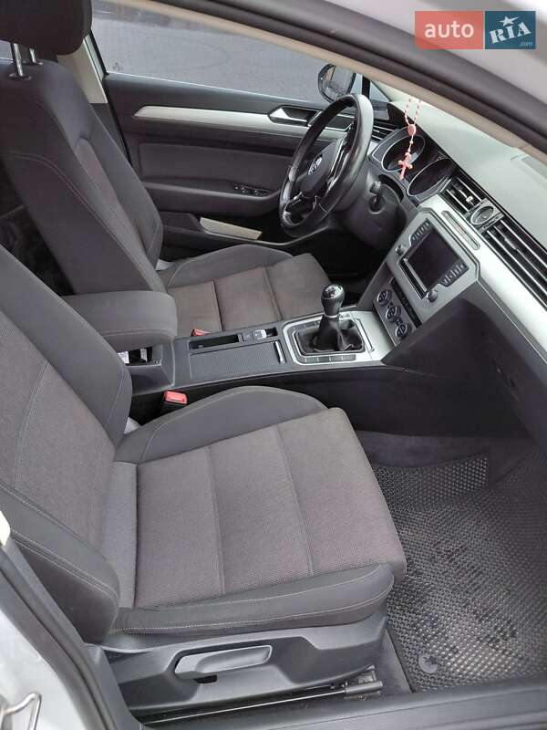 Универсал Volkswagen Passat 2016 в Дрогобыче