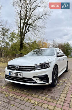 Седан Volkswagen Passat 2018 в Киеве
