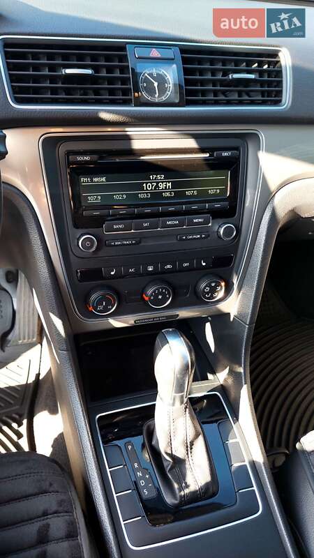 Седан Volkswagen Passat 2014 в Кропивницком