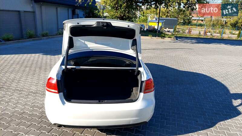 Седан Volkswagen Passat 2014 в Кропивницком