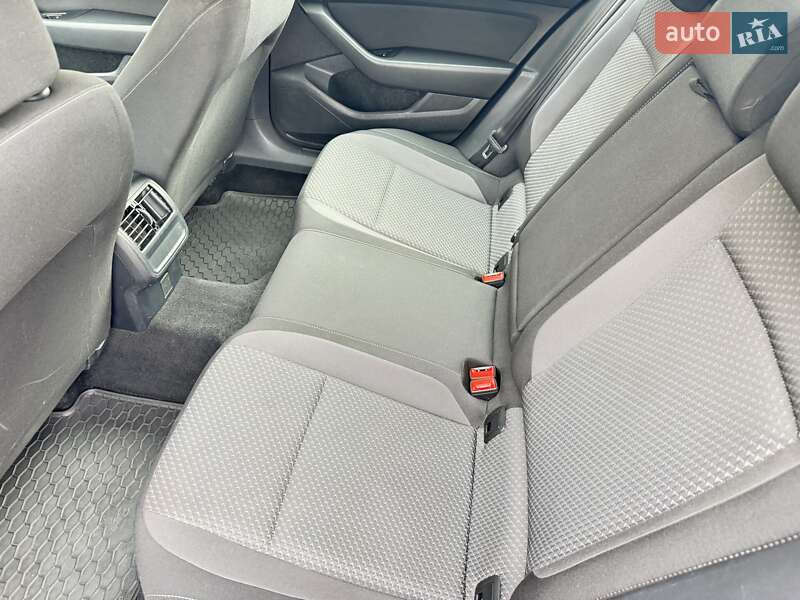 Универсал Volkswagen Passat 2021 в Сваляве