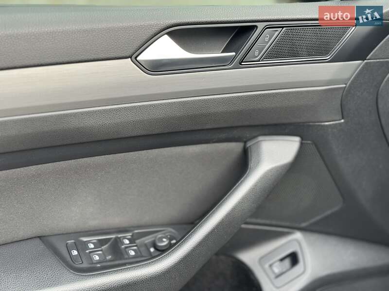 Универсал Volkswagen Passat 2021 в Сваляве