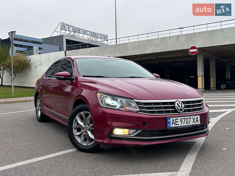 Седан Volkswagen Passat 2016 в Киеве