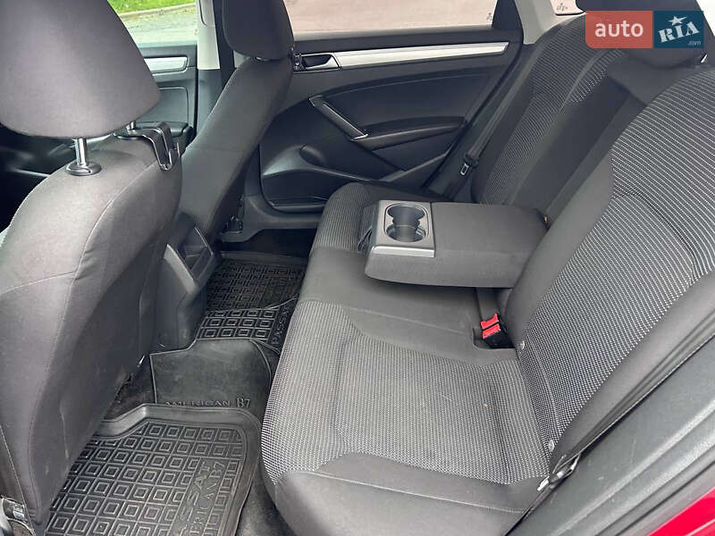 Седан Volkswagen Passat 2016 в Киеве