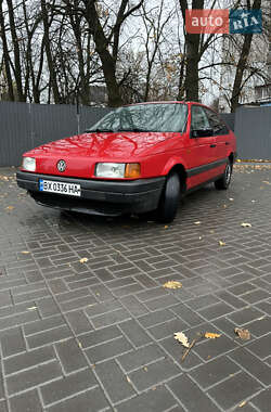 Седан Volkswagen Passat 1990 в Хмельницком