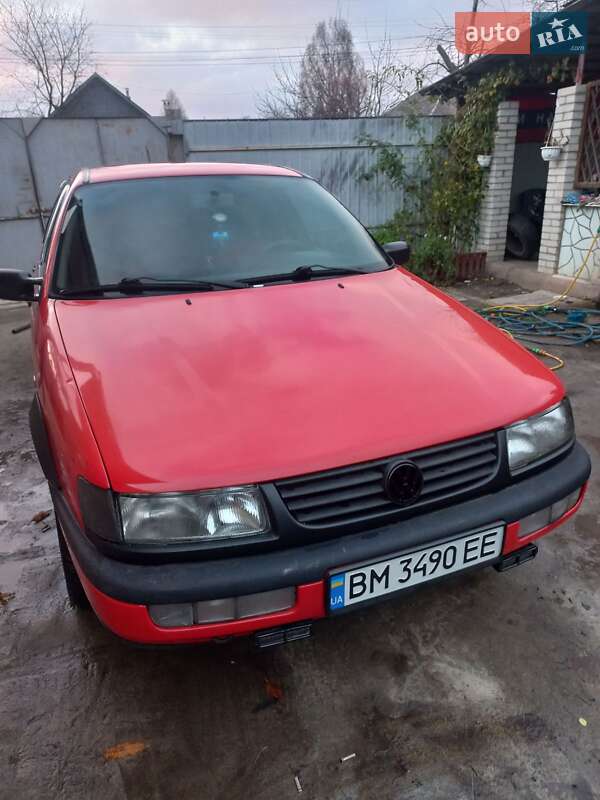 Седан Volkswagen Passat 1995 в Глухове
