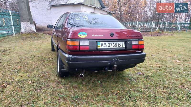 Седан Volkswagen Passat 1991 в Гайсине