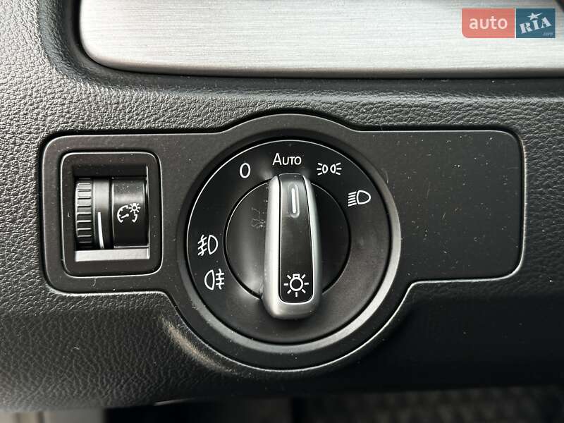 Седан Volkswagen Passat 2014 в Львове