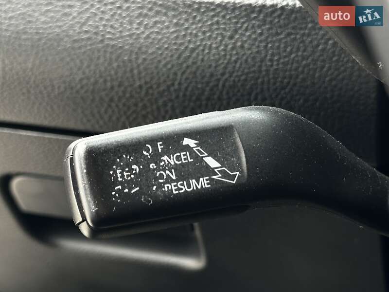 Седан Volkswagen Passat 2014 в Львове