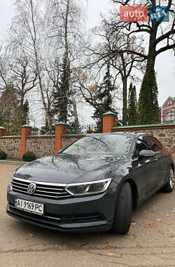 Седан Volkswagen Passat 2015 в Києві