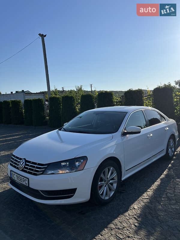 Седан Volkswagen Passat 2012 в Львове