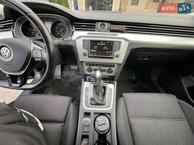 Универсал Volkswagen Passat 2015 в Львове фото 28 Универсал Volkswagen Passat 2015 в Львове
