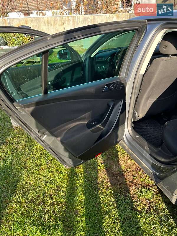 Седан Volkswagen Passat 2006 в Горбовой фото 17 Седан Volkswagen Passat 2006 в Горбовой