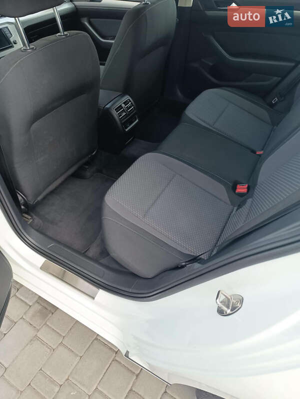 Универсал Volkswagen Passat 2016 в Брусилове