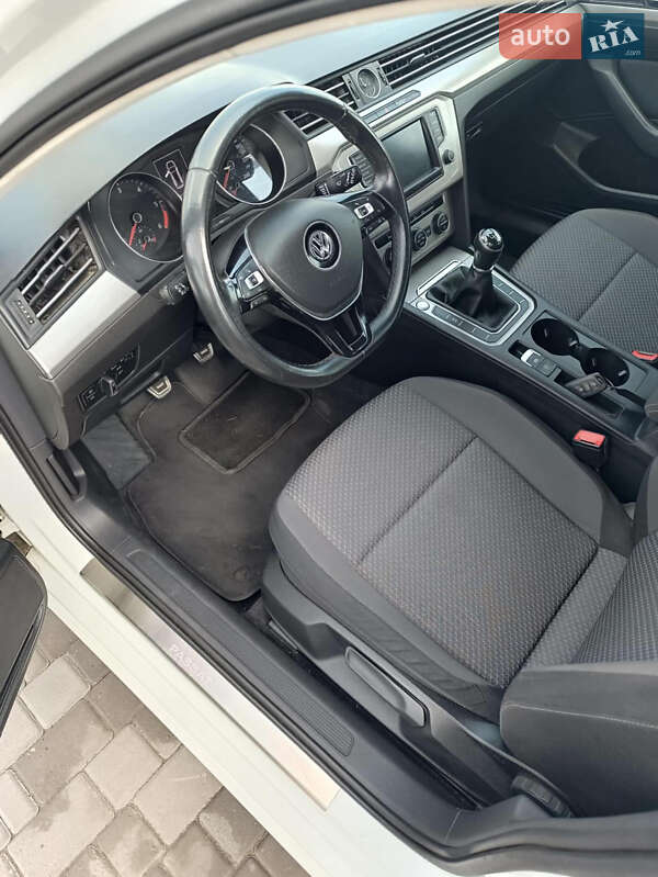 Универсал Volkswagen Passat 2016 в Брусилове