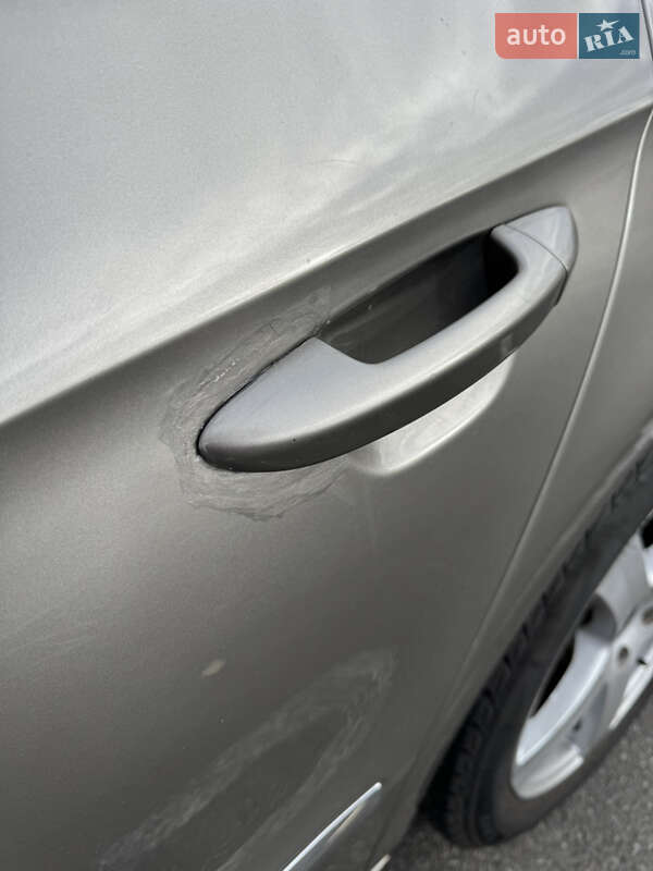 Седан Volkswagen Passat 2010 в Буче