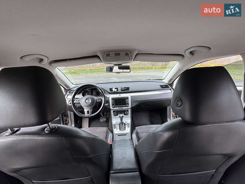 Седан Volkswagen Passat 2010 в Буче