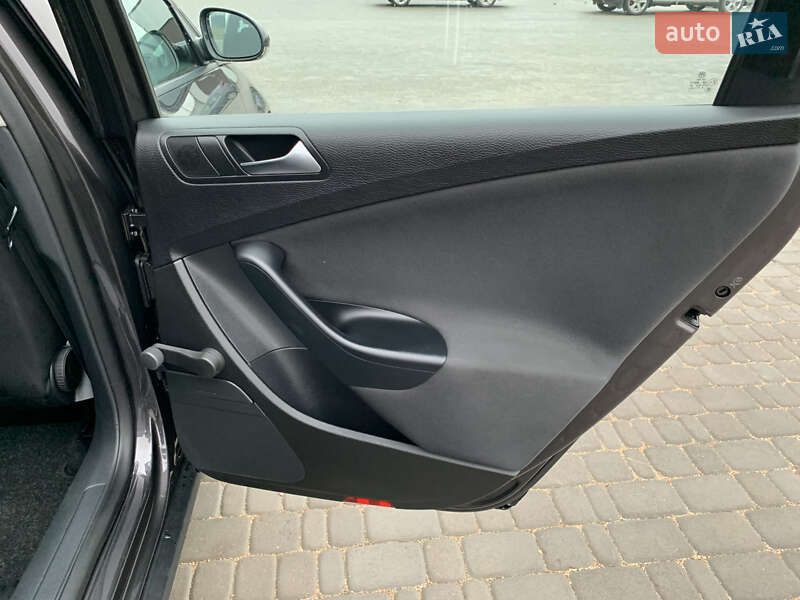 Универсал Volkswagen Passat 2009 в Житомире фото 22 Универсал Volkswagen Passat 2009 в Житомире