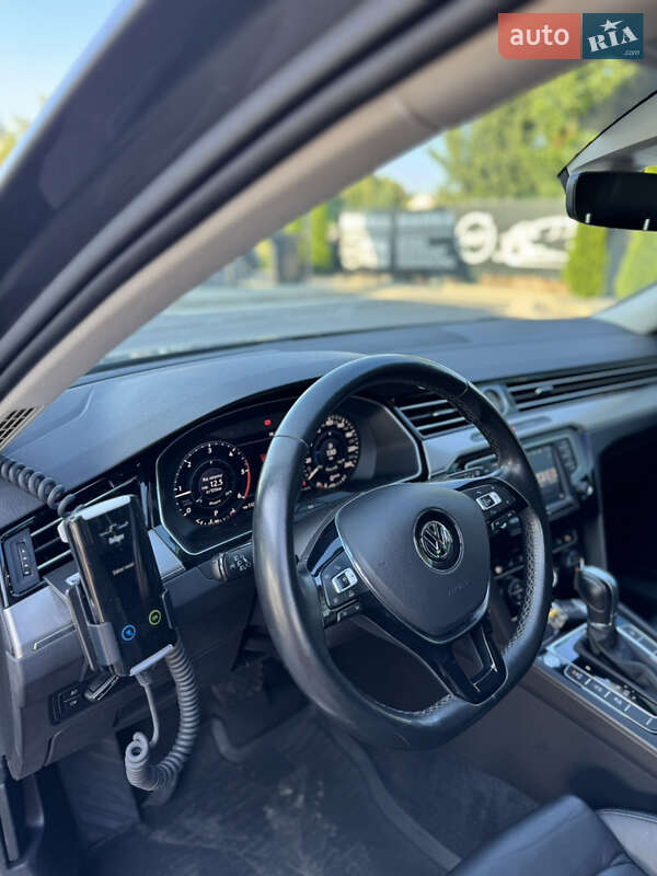 Универсал Volkswagen Passat 2017 в Почаеве