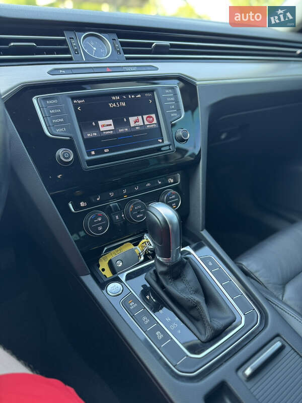 Универсал Volkswagen Passat 2017 в Почаеве