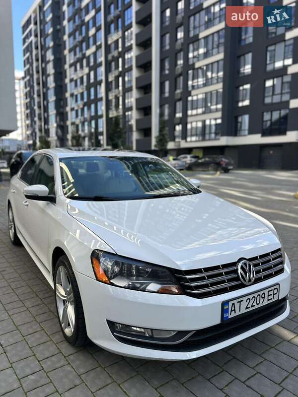 Седан Volkswagen Passat 2014 в Ивано-Франковске