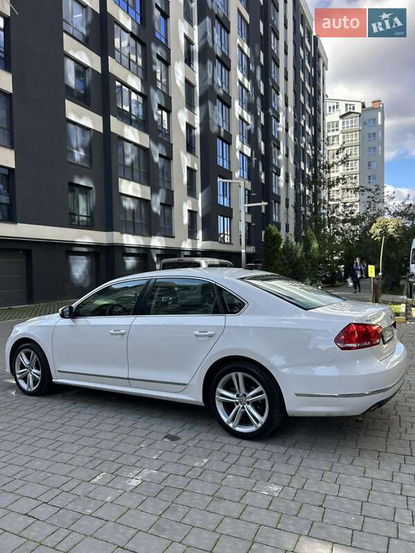 Седан Volkswagen Passat 2014 в Ивано-Франковске