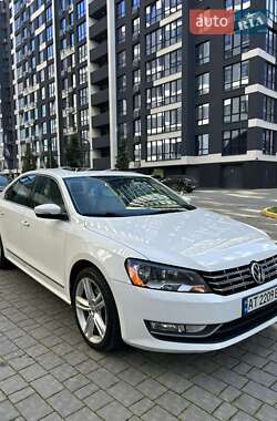 Седан Volkswagen Passat 2014 в Ивано-Франковске