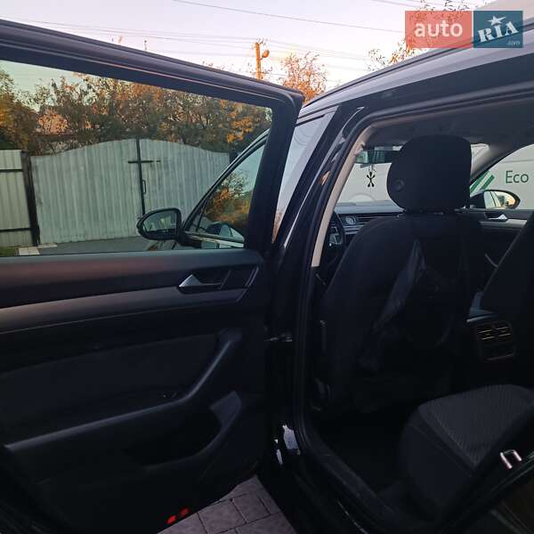 Универсал Volkswagen Passat 2015 в Львове