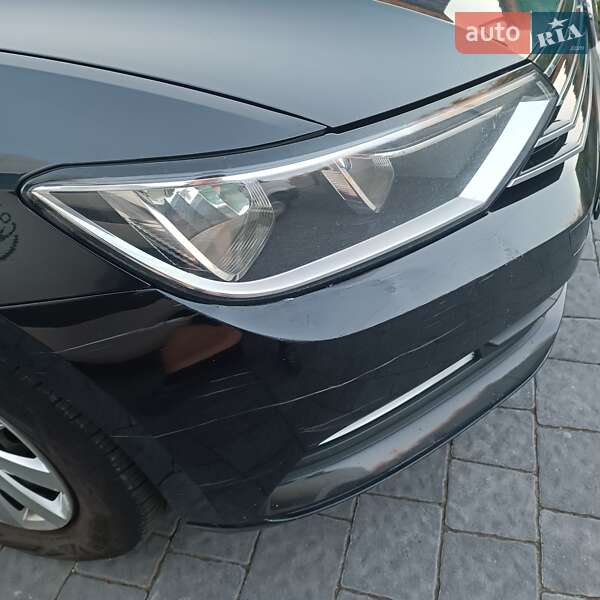 Универсал Volkswagen Passat 2015 в Львове