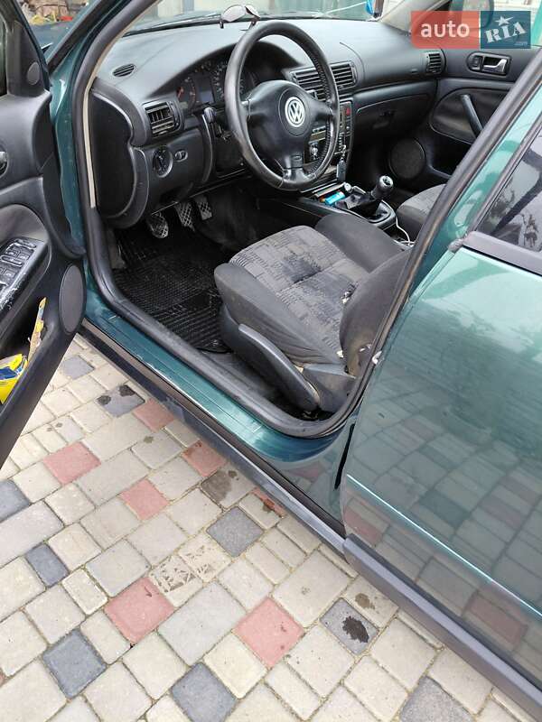 Універсал Volkswagen Passat 1999 в Великій Михайлівці