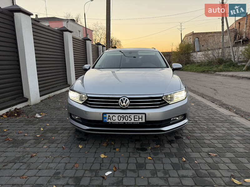 Универсал Volkswagen Passat 2016 в Луцке фото 5 Универсал Volkswagen Passat 2016 в Луцке