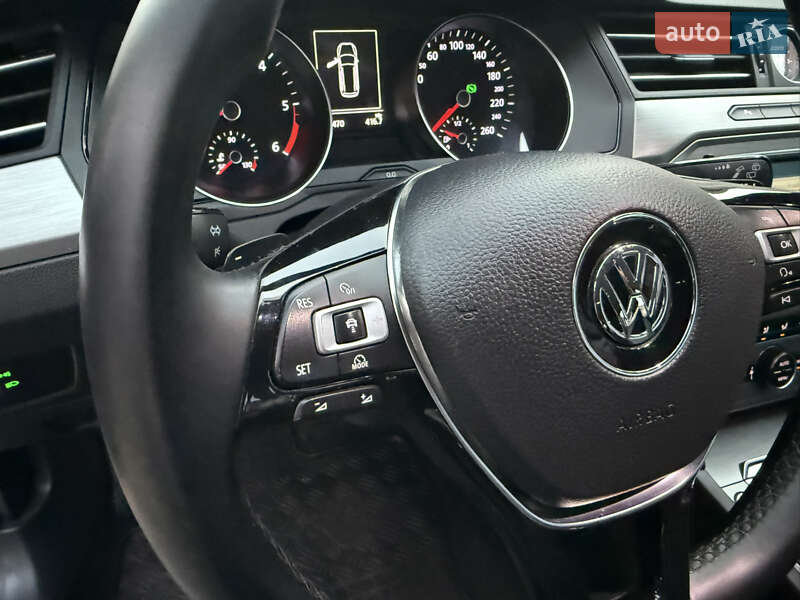 Универсал Volkswagen Passat 2016 в Луцке фото 25 Универсал Volkswagen Passat 2016 в Луцке