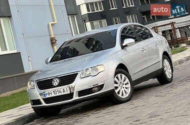 Седан Volkswagen Passat 2010 в Одесі