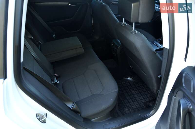 Универсал Volkswagen Passat 2011 в Львове фото 23 Универсал Volkswagen Passat 2011 в Львове